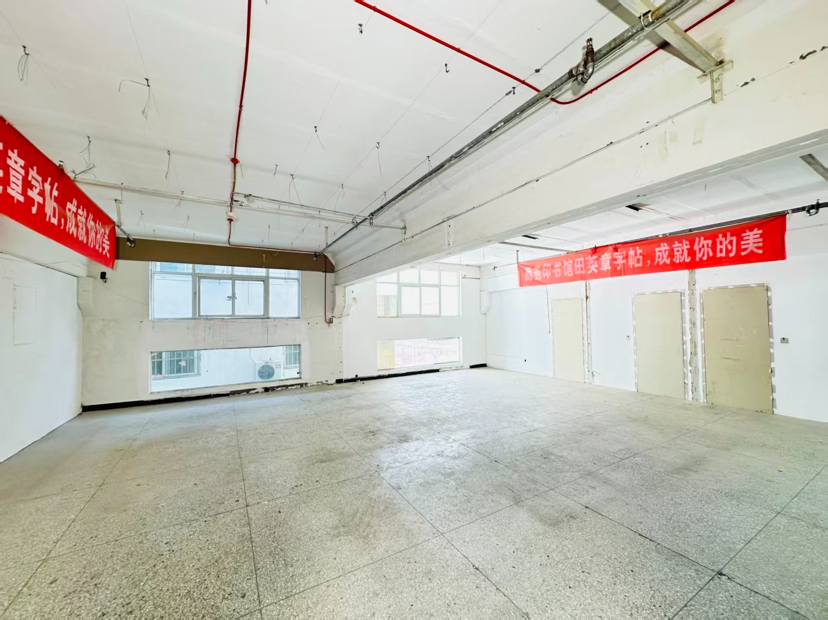 纱厂东路重点吸引人工智能应用、数字经济、电商直播、智能制造服务、软件开发、科技创新企业及创业团队入驻